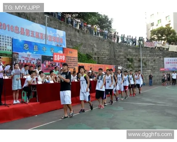 重庆篮球队荣登篮球配合排行榜首位展现团队默契与实力